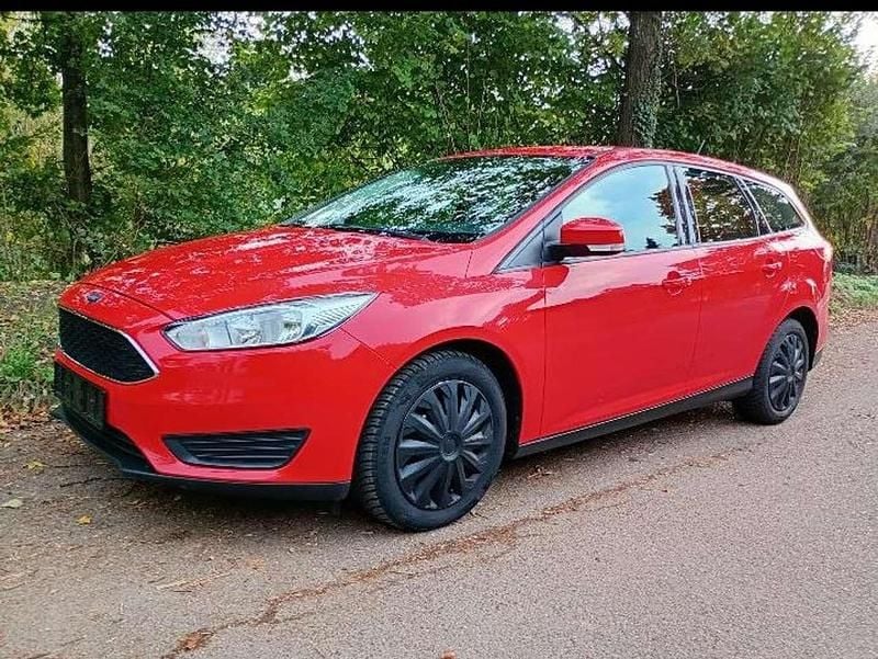 Racerot Gebraucht 2018 Ford Focus Trend Kombi | 7.999 € (Superpreis) - Bild 1/4
