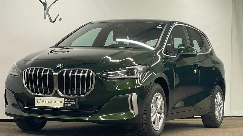 Gebraucht BMW 220 Active Tourer Luxury Line 156 PS (114 kW) 2022 Sanremo green metallic Van / Kleinbus