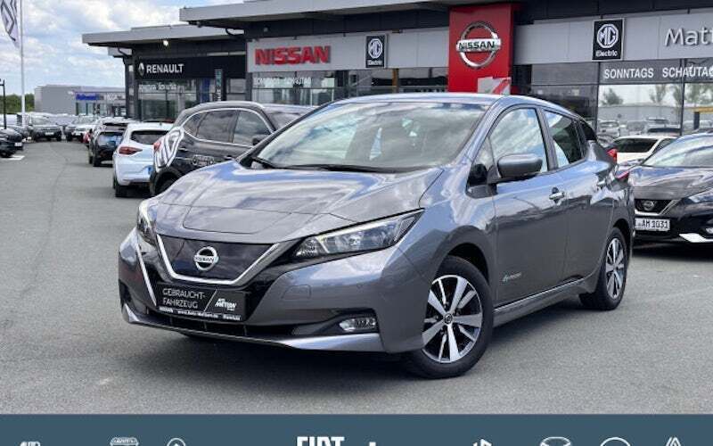 Grau Gebraucht 2020 Nissan Leaf Kleinwagen | 14.990 € (Etwas zu teuer) - Bild 1/2