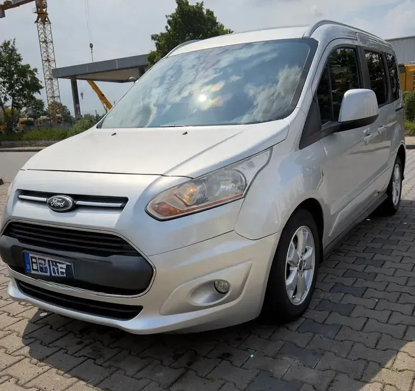 Gebraucht Ford Tourneo Connect Titanium 116 PS (85 kW) 2014 Silber Van / Kleinbus