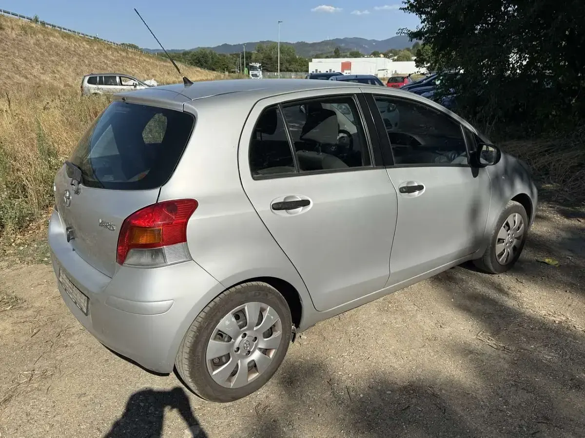 Gebraucht Toyota Yaris Cool 101 PS (74 kW) 2009 Silver mica metallic Kleinwagen