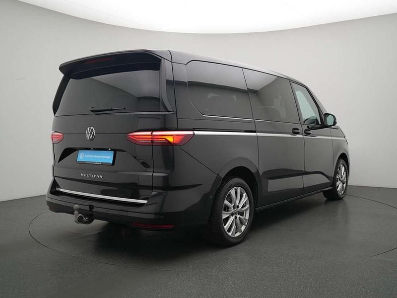 Second-hand VW Multivan Style 150 CP (110 kW) 2025 Negru Monovolum