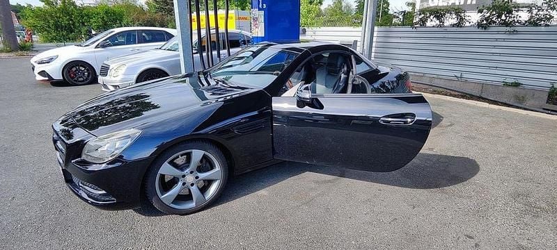Gebraucht Mercedes SLK350 306 PS (225 kW) 2012 Schwarz Cabrio