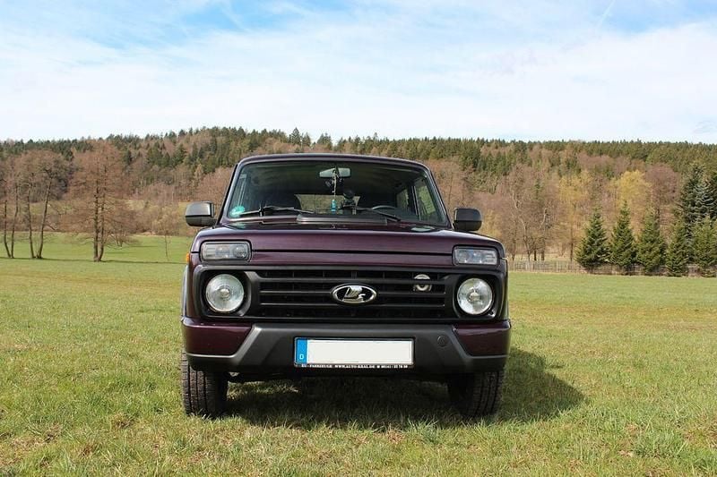 Usata Lada Urban 83 CV (61 kW) 2019 Viola SUV