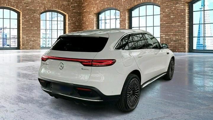 Weiß Gebraucht 2021 Mercedes EQC400 AMG SUV | 37.900 € (Fairer Preis) - Bild 1/4