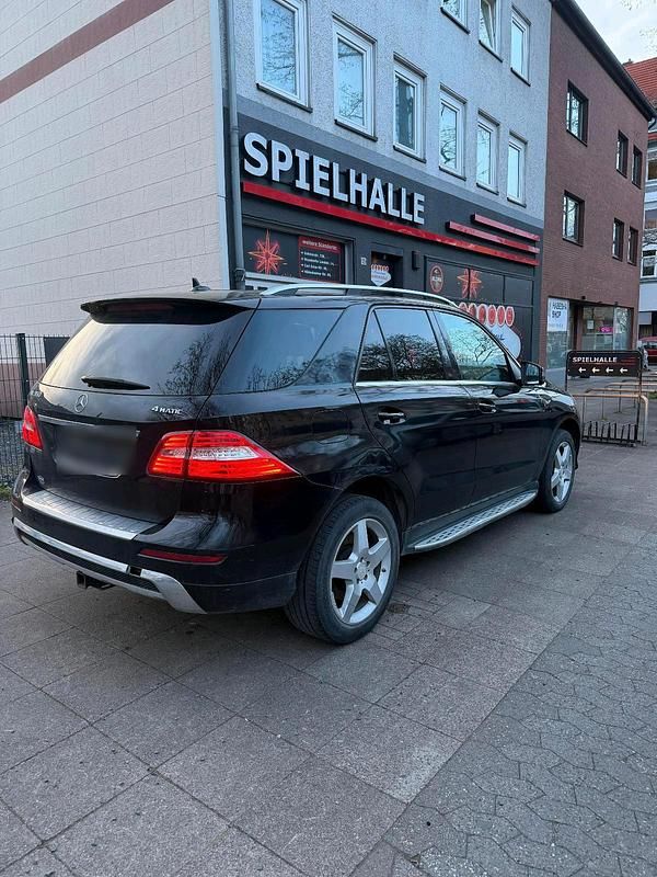 Gebraucht Mercedes ML350 306 PS (225 kW) 2014 Schwarz SUV
