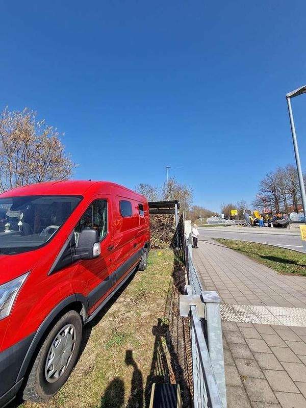 Second-hand Ford Transit 170 CP (125 kW) 2018 Roșu Van