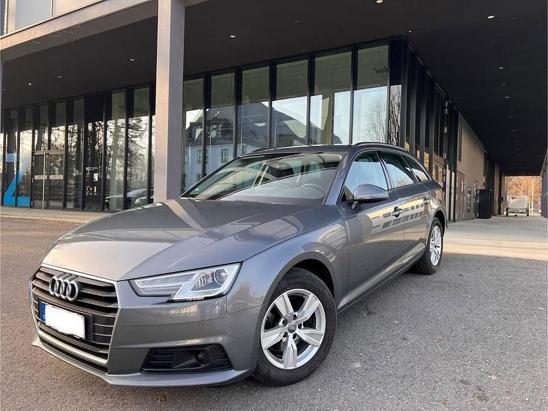 Gebraucht Audi A4 Design 150 PS (110 kW) 2016 Grau Kombi
