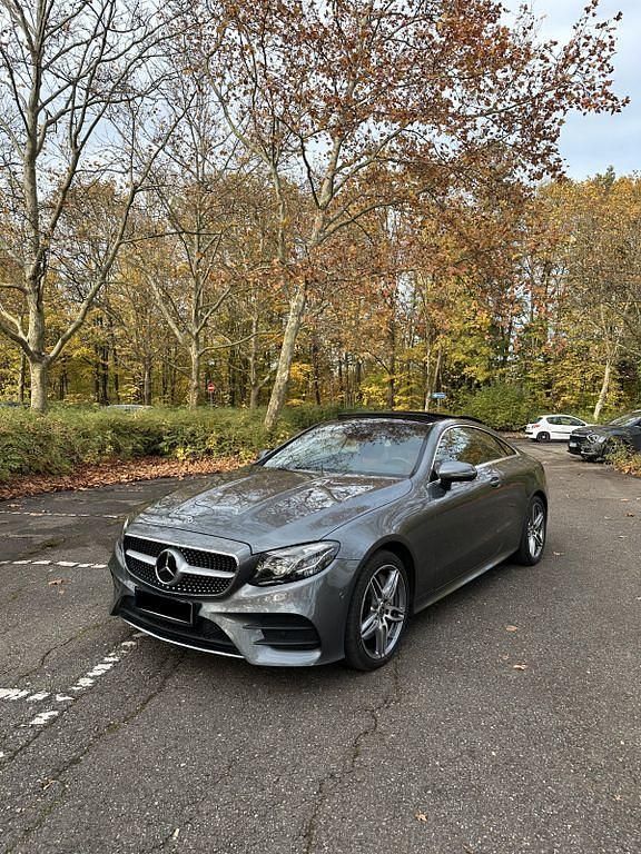 Grau Gebraucht 2018 Mercedes E400 AMG line Coupé | 41.400 € (Etwas zu teuer) - Bild 1/4
