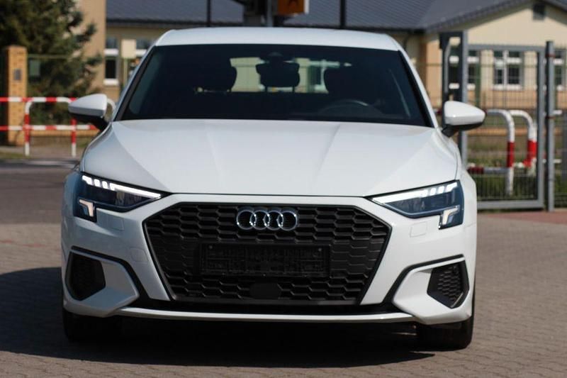 Gebraucht Audi A3 Basis 150 PS (110 kW) 2021 Weiß Limousine
