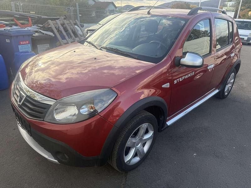 Gebraucht Dacia Sandero Stepway 84 PS (61 kW) 2012 Feuerrot Kleinwagen