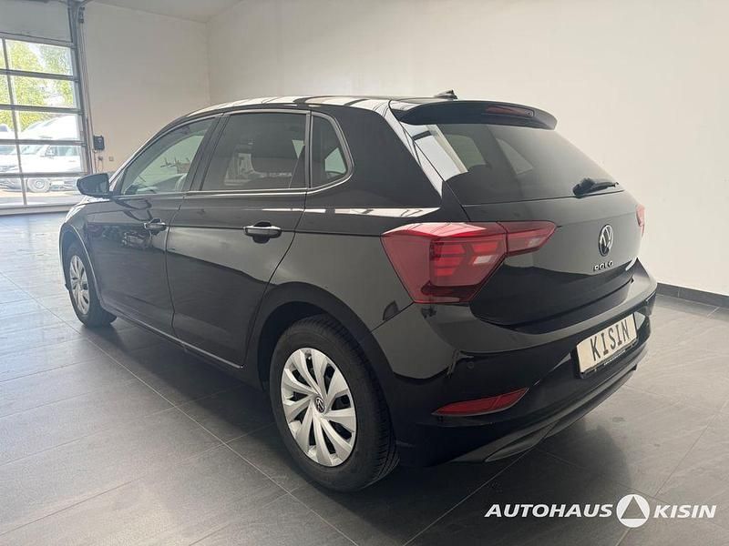Second-hand VW Polo Life 80 CP (58 kW) 2024 Negru Berlinǎ