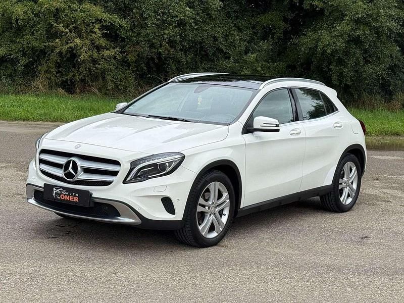 Calcitweiss/zirrusweiss Gebraucht 2016 Mercedes GLA180 SUV | 14.899 € (Fairer Preis) - Bild 1/4