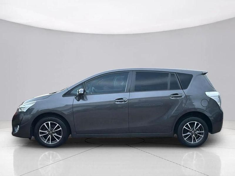 Gebraucht Toyota Verso 132 PS (97 kW) 2015 Grey metallic Van / Kleinbus