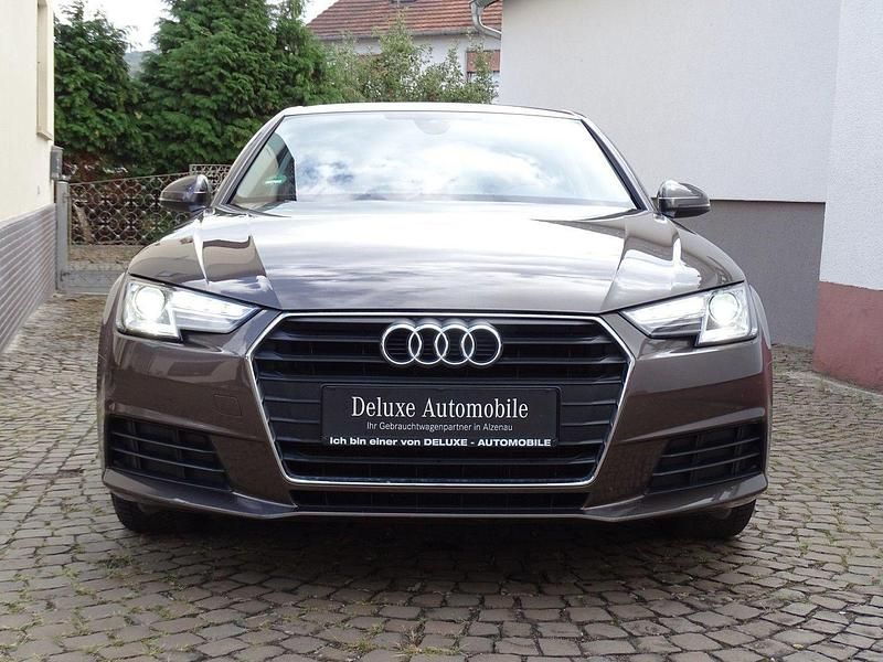 Gebraucht Audi A4 Basis 150 PS (110 kW) 2017 Braun Limousine