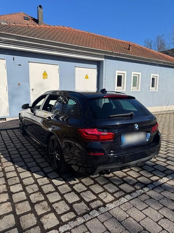 Gebraucht BMW 530 M Sport 258 PS (189 kW) 2016 Blau Kombi