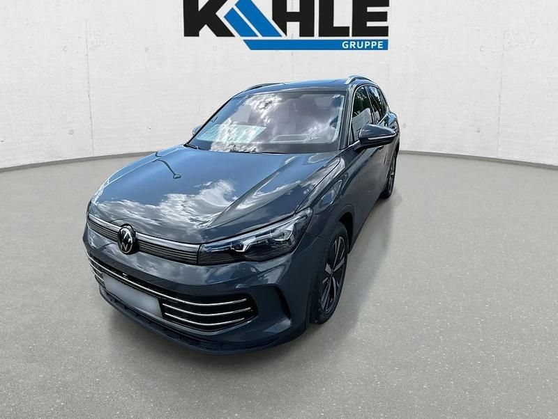 Grau Gebraucht 2025 VW Tiguan Elegance SUV | 50.489 € - Bild 1/4