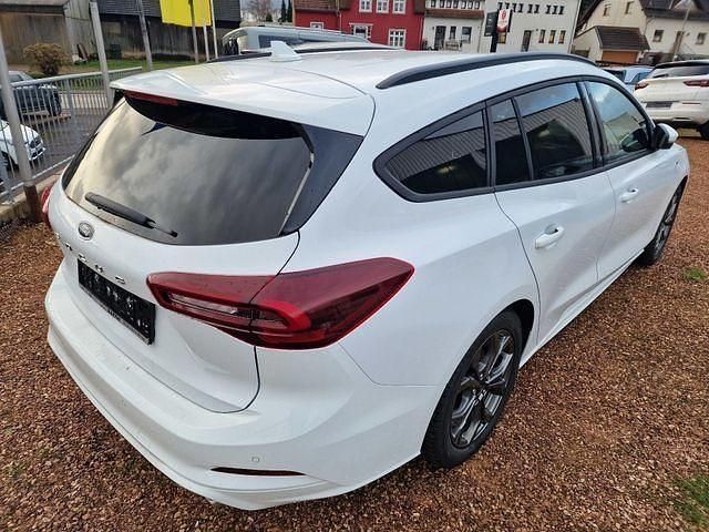 Neu Ford Focus ST-Line X 155 PS (114 kW) 2025 Weiß Limousine
