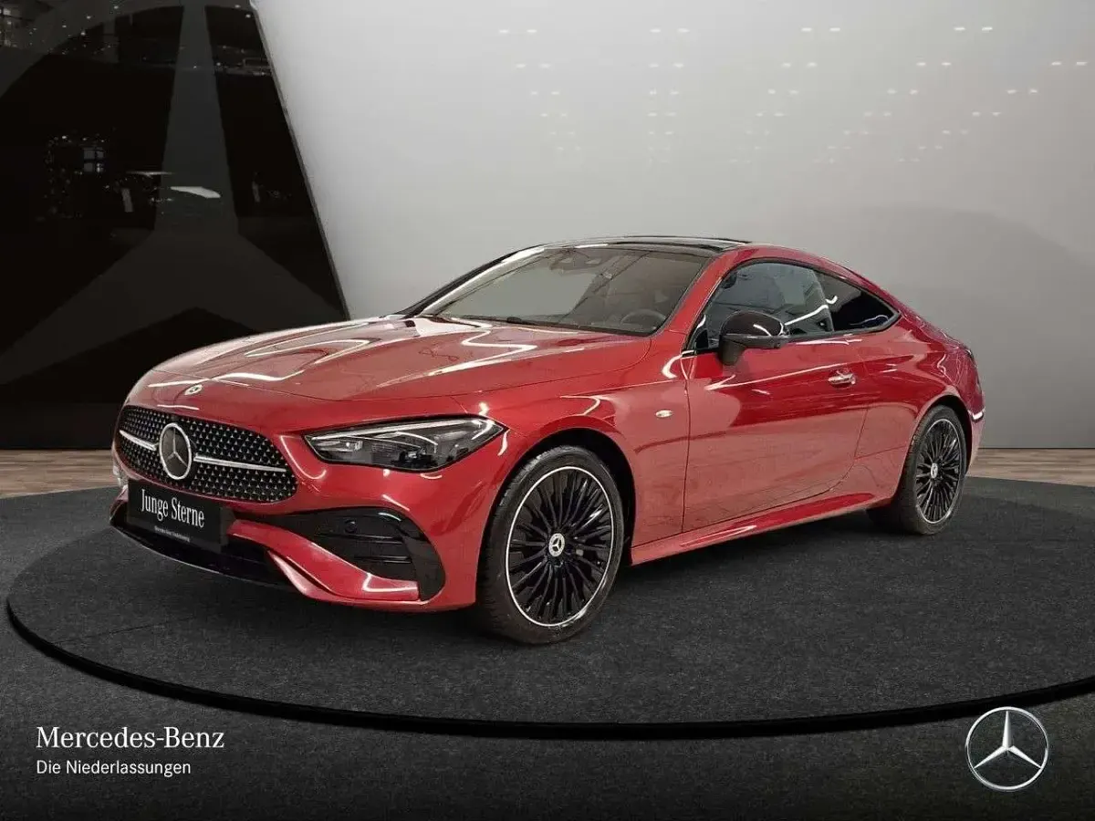 Gebraucht Mercedes CLE300 AMG 204 PS (150 kW) 2025 Rot Coupé
