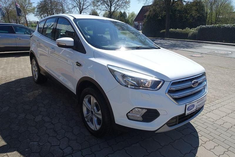 Używany Ford Kuga Trend 120 KM (88 kW) 2018 Biały SUV