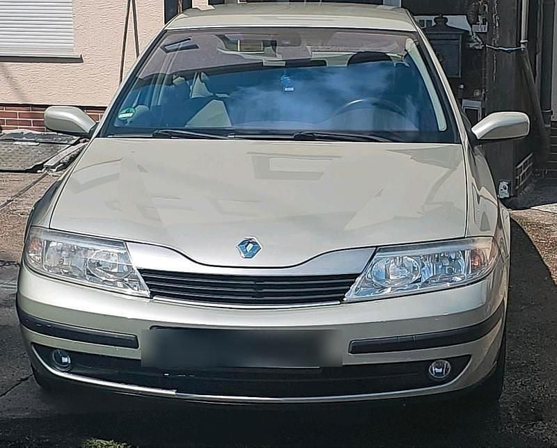 Grau Gebraucht 2003 Renault Laguna II Limousine | 3.990 € - Bild 1/4