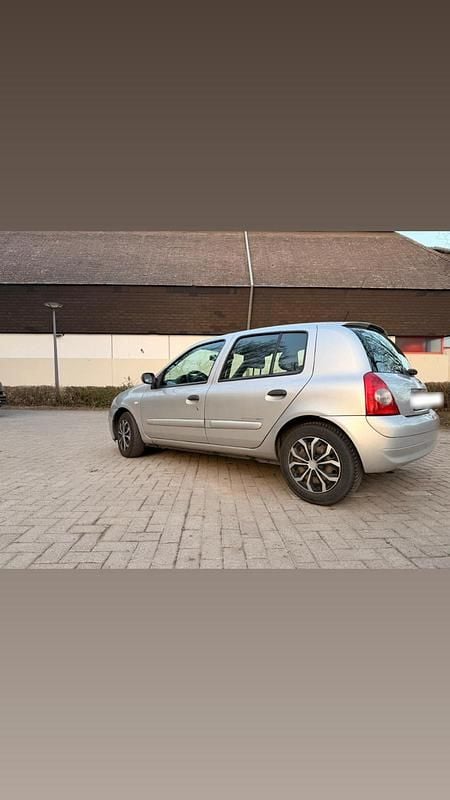 Gebraucht Renault Clio II 75 PS (55 kW) 2004 Grau Kleinwagen