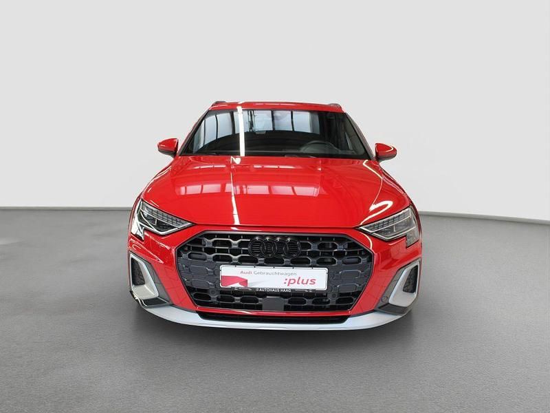 Gebraucht Audi A3 e-tron Ambiente 204 PS (150 kW) 2025 Progressivrot metallic Kleinwagen