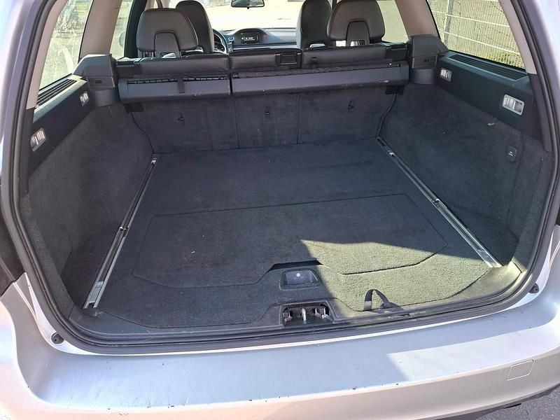 Gebraucht Volvo V70 210 PS (154 kW) 2014 Silber Kombi