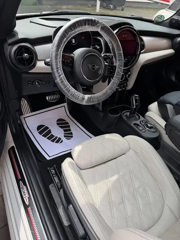 Gebraucht Mini John Cooper Works 231 PS (169 kW) 2023 Weiß Kleinwagen