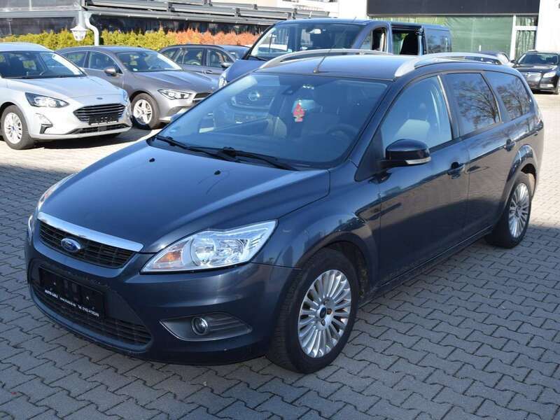 Grau Gebraucht 2010 Ford Focus Style Kombi | 1.590 € (Guter Preis) - Bild 1/4