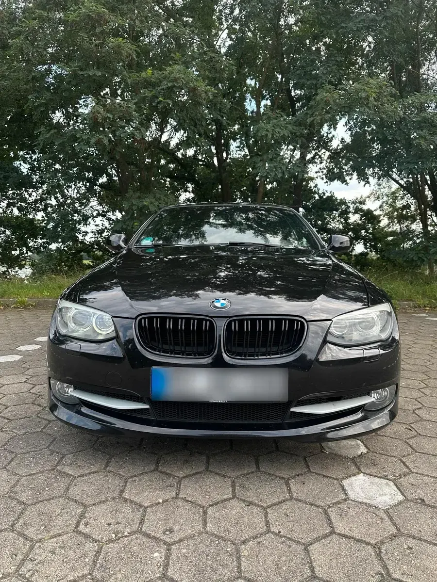 Gebraucht BMW 330 245 PS (180 kW) 2012 Schwarz Cabrio