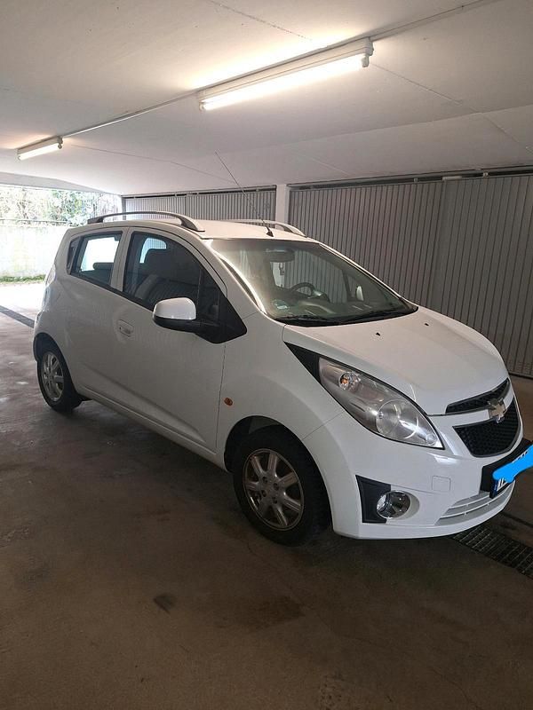 Gebraucht Chevrolet Spark LS 82 PS (60 kW) 2011 Weiß Kleinwagen