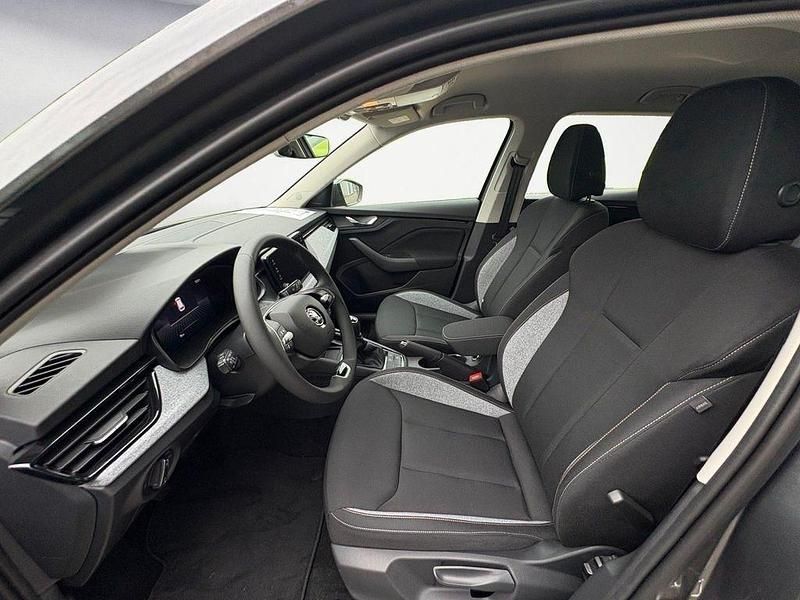 Gebraucht Skoda Kamiq Drive 95 PS (69 kW) 2025 Grau SUV