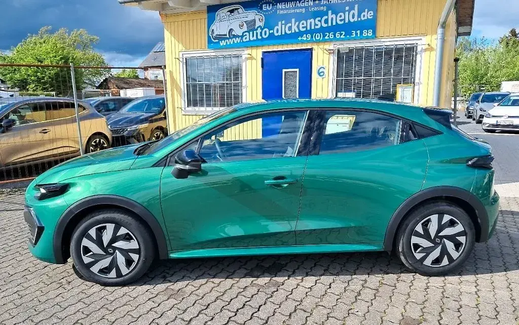 Nowe Renault Clio V Evolution 114 KM (83 kW) 2026 Zielony Sedan/Limuzyna