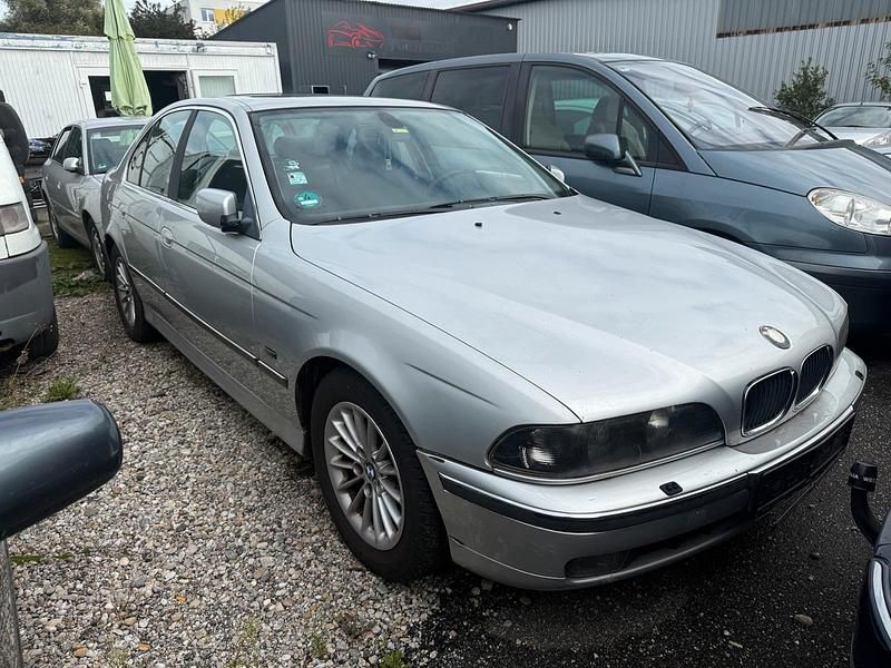 Silber Gebraucht 2000 BMW 523 Limousine | 1.400 € (Fairer Preis) - Bild 1/4