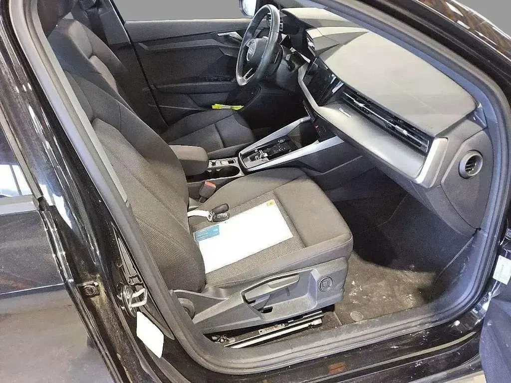 Używany Audi A3 Advanced 150 KM (110 kW) 2022 Czarny Sedan/Limuzyna