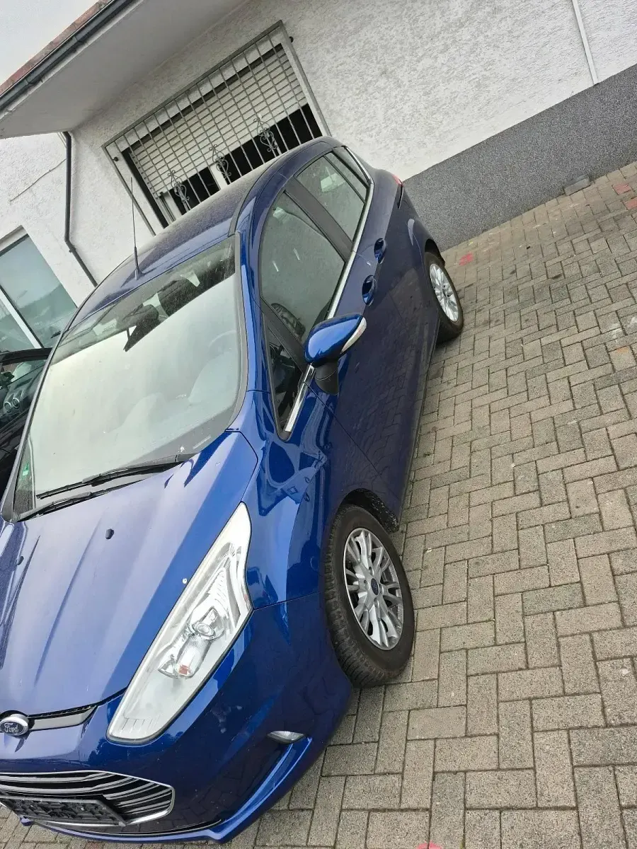 Używany Ford B-MAX 102 KM (75 kW) 2014 Niebieski Minivan