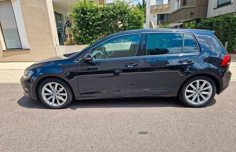 Gebraucht VW Golf VII Highline 125 PS (91 kW) 2017 Schwarz Limousine