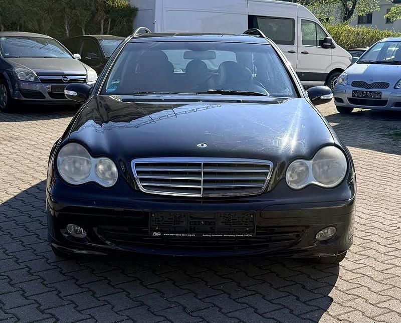 Gebraucht Mercedes C180 143 PS (105 kW) 2004 Schwarz Limousine