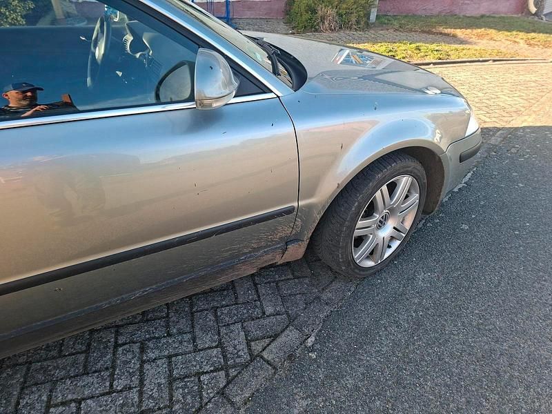 Gebraucht VW Passat 136 PS (100 kW) 2005 Grau Kombi