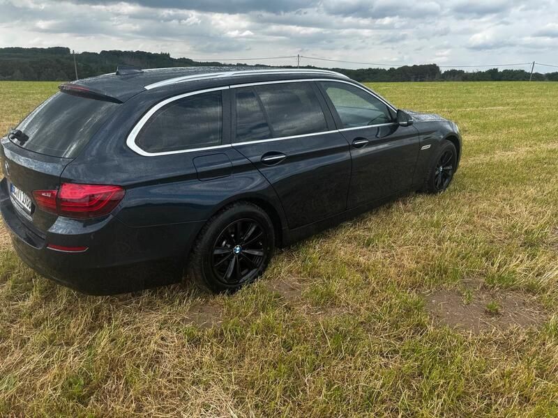 Blau Gebraucht 2015 BMW 530 Comfort Edition Kombi | 18.999 € (Superpreis) - Bild 1/4