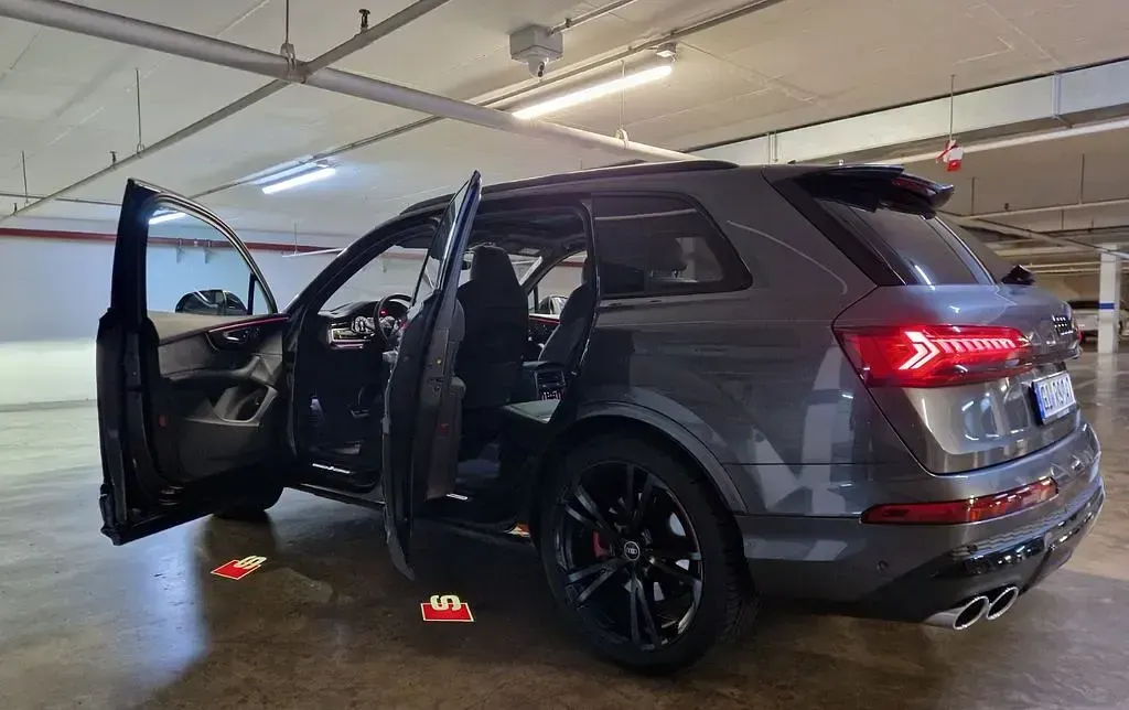 Gebraucht Audi SQ7 Sport 507 PS (372 kW) 2024 Grau SUV
