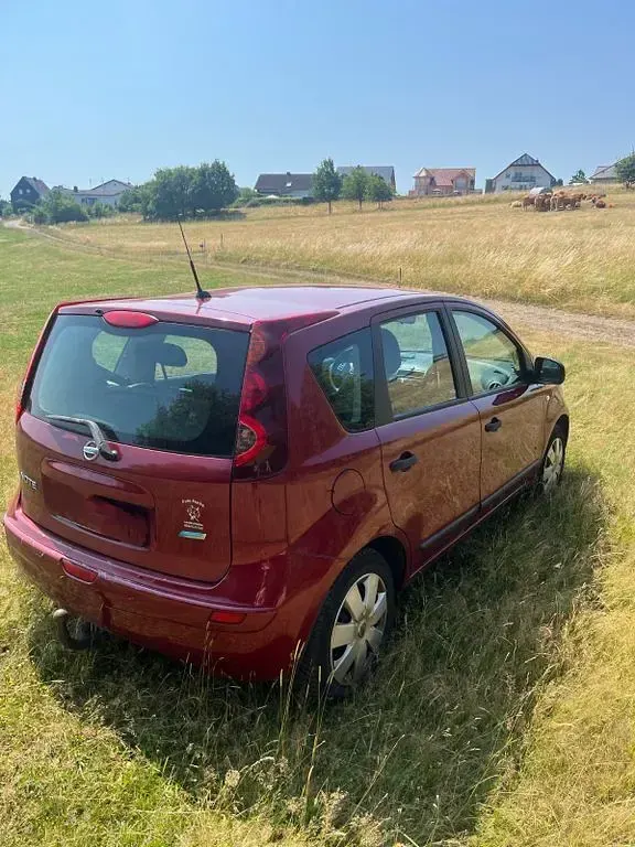 Gebraucht Nissan Note Visia 88 PS (64 kW) 2011 Rot Kleinwagen
