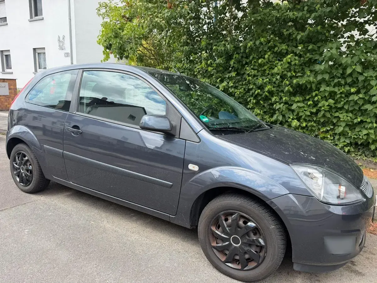 Gebraucht Ford Fiesta 80 PS (58 kW) 2008 Grau Kleinwagen