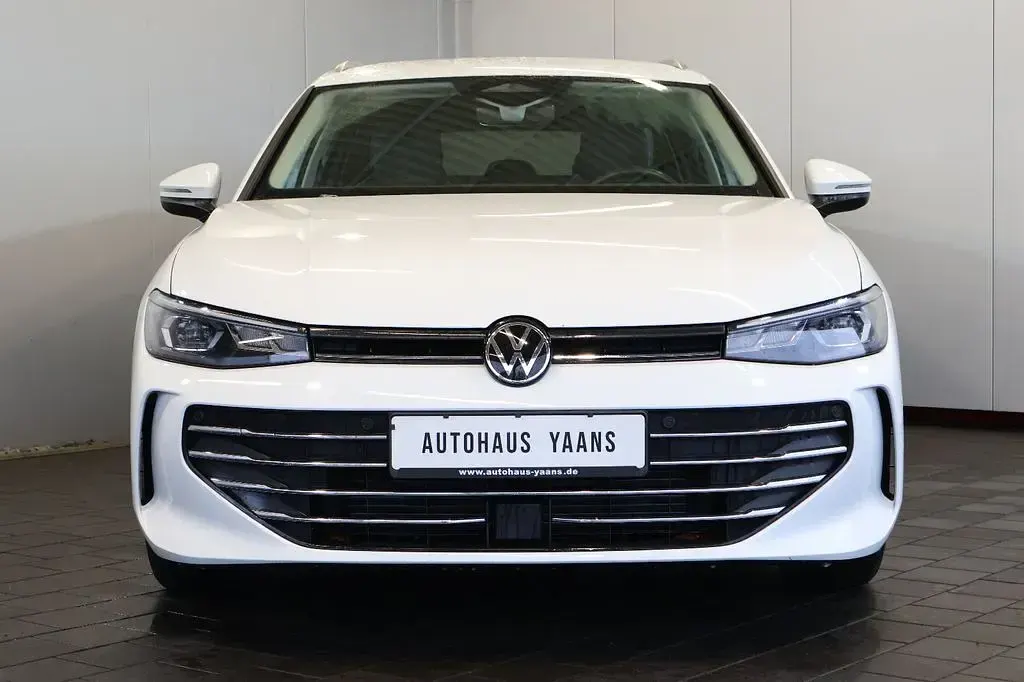 Gebraucht VW Passat Business 150 PS (110 kW) 2024 Weiß Kombi