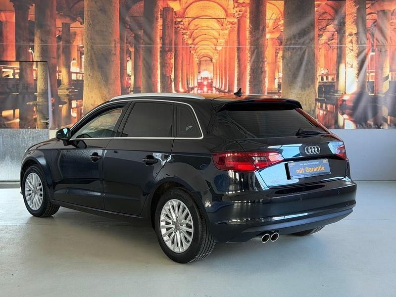 Gebraucht Audi A3 Ambiente 140 PS (102 kW) 2014 Schwarz Limousine