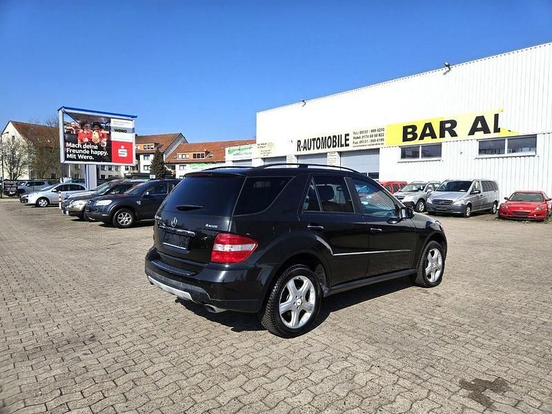 Gebraucht Mercedes ML320 224 PS (164 kW) 2007 Schwarz SUV