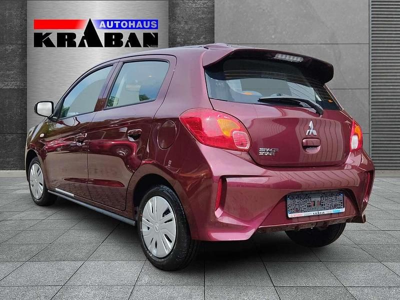 Neu Mitsubishi Space Star Plus 71 PS (52 kW) 2025 Bordeauxrot Kleinwagen