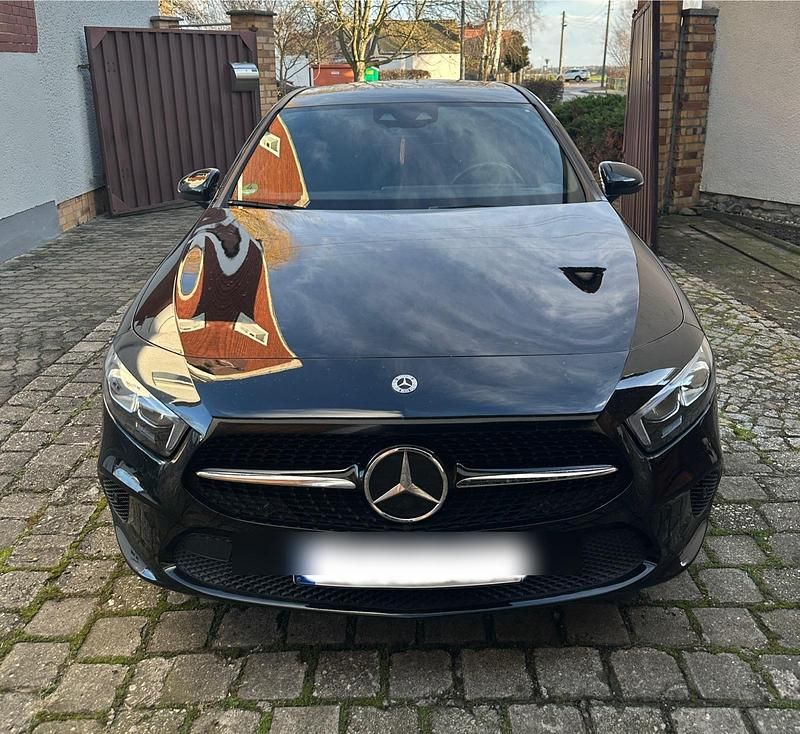 Schwarz Gebraucht 2021 Mercedes A180 Progressive Limousine | 25.000 € (Fairer Preis) - Bild 1/4