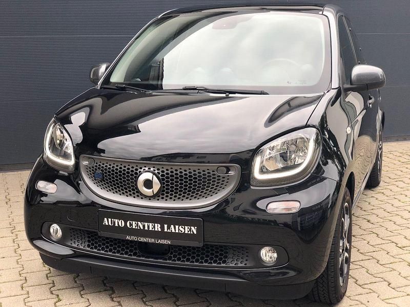 Schwarz Gebraucht 2018 Smart ForFour Electric Drive Limousine | 9.399 € (Fairer Preis) - Bild 1/3